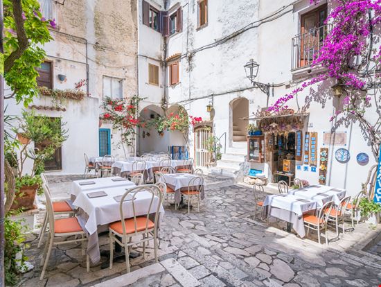 Sperlonga Sperlonga Stefano_Valeri / Shutterstock.com 