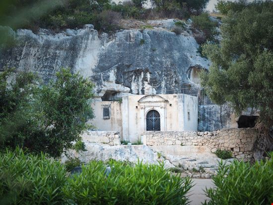 Eremo di Santa Croce Eremo di Santa Croce Giuseppe Piazzese - Shutterstock.com 