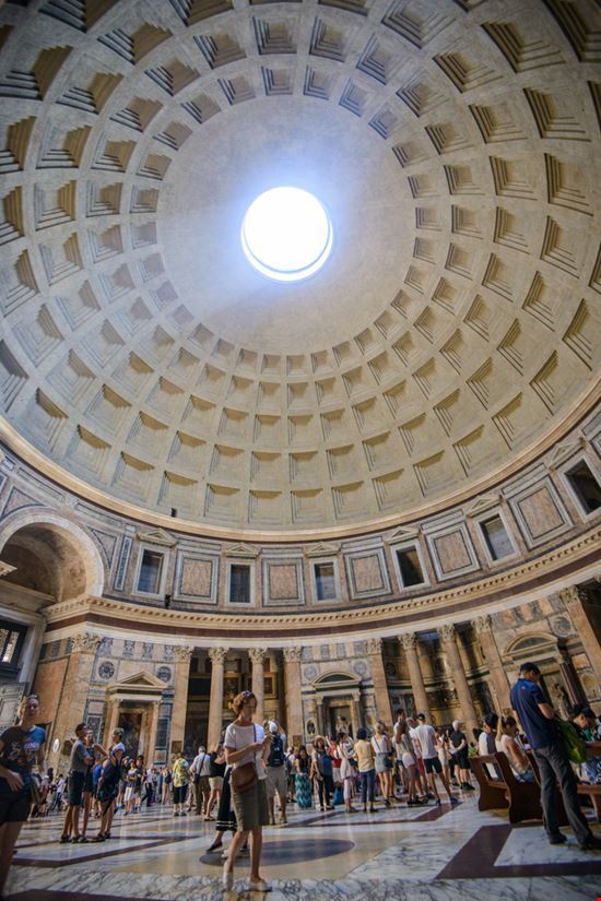 Pantheon Pantheon red-feniks - Shutterstock.com 