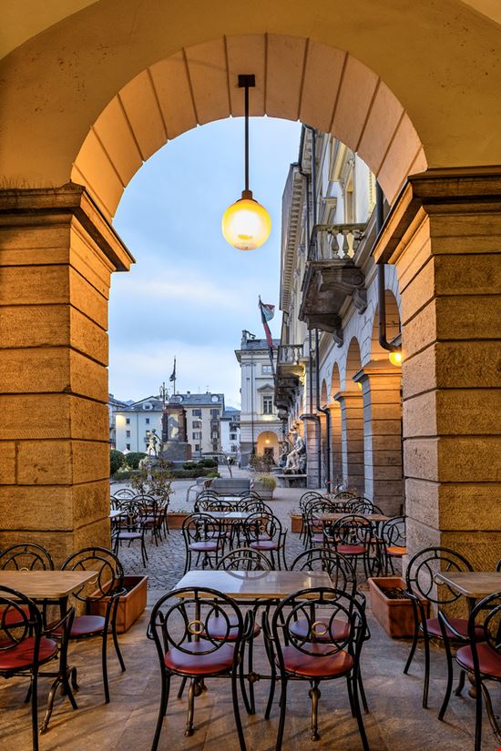 Piazza Chanoux Piazza Chanoux Massimo Santi / Shutterstock.com 