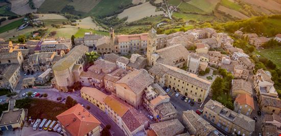 Monterubbiano Monterubbiano Claudio Testa - Shutterstock.com 