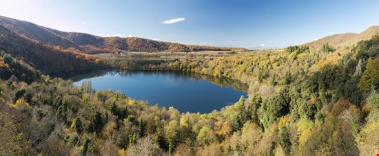 Laghi di Monticchio Laghi di Monticchio Antonio Colangelo - Shutterstock.com 