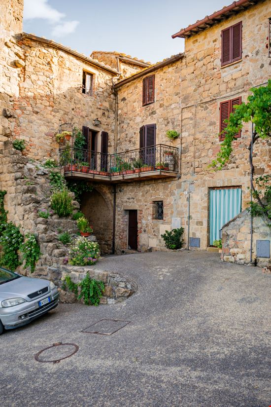 Monticchiello Monticchiello Jan Cattaneo - Shutterstock.com 