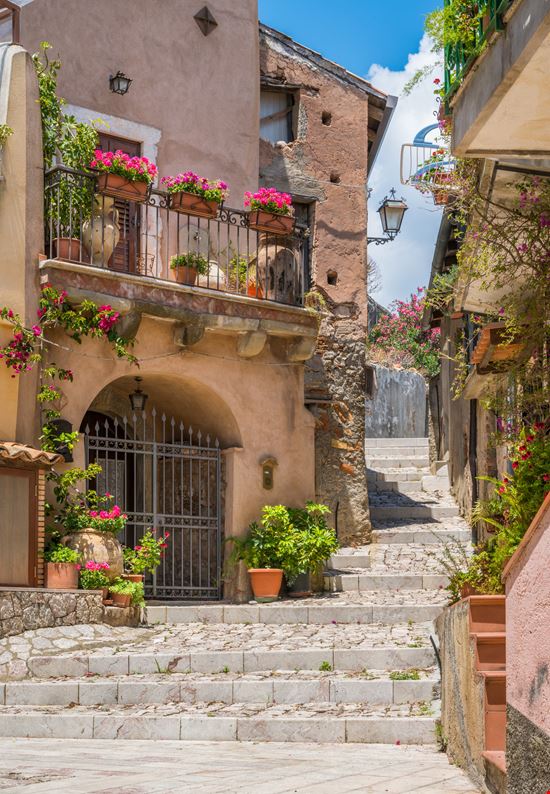 Forza d'Agrò Forza d'Agrò e55evu - Istockphoto.com 