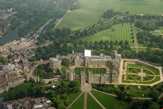 The Windsor Castle The Windsor Castle BasPhoto - Shutterstock.com 