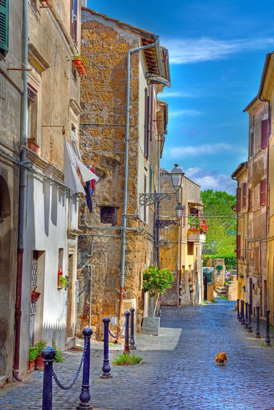 Civita Castellana Civita Castellana maudanros - Shutterstock.com 
