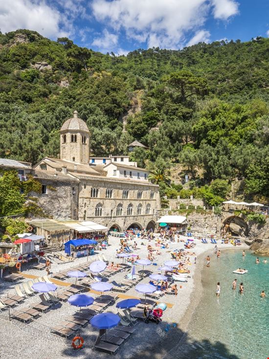Abbazia di San Fruttuoso Abbazia di San Fruttuoso LaMiaFotografia - Shutterstock.com 