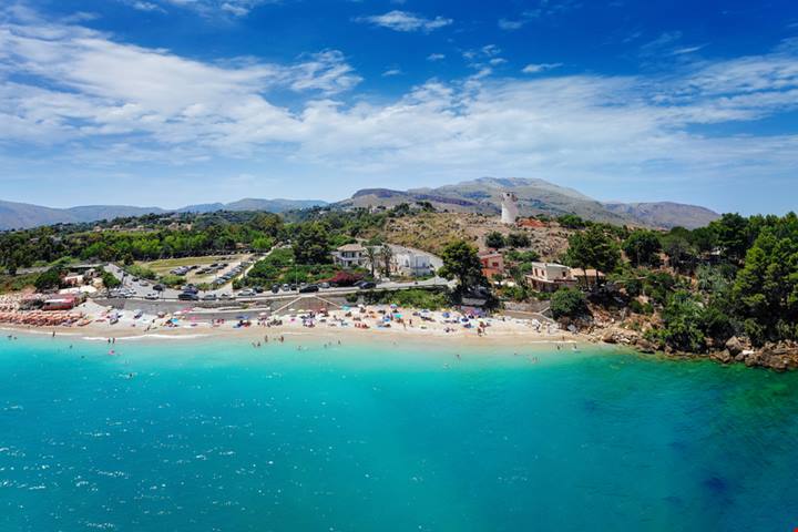 È lei la piccola spiaggia-gioiello della Riserva dello Zingaro, ed è quasi troppo bella per essere vera