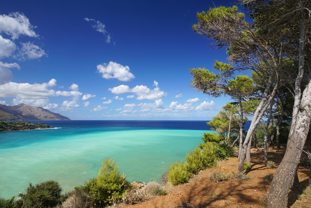 È lei la piccola spiaggia-gioiello della Riserva dello Zingaro, ed è quasi troppo bella per essere vera