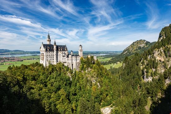Castello di Neuschwanstein Castello di Neuschwanstein Alberto Masnovo - Shutterstock.com 