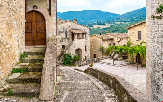 Vallo di Nera Tra i vicoli del borgo Stefano_Valeri - Shutterstock.com 