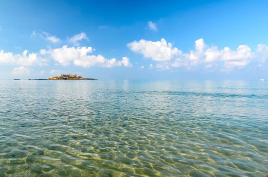 Isola delle Correnti   Il mare e l'isola Roberto La Rosa - Shutterstock.com 