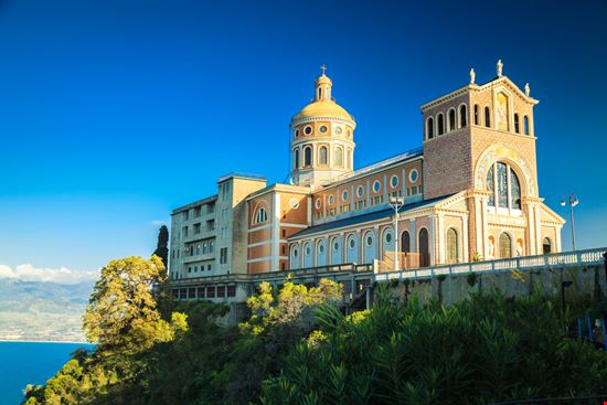 Il Santuario di Tindari Viste del Santuario Anna Lurye - Shutterstock.com 