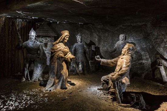 Miniera di sale di Wieliczka Il gioiello sotterraneo della Polonia Andriana Syvanych / Shutterstock.com 