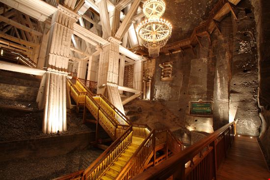 Miniera di sale di Wieliczka Il gioiello sotterraneo della Polonia Laverne Nash / Shutterstock.com 