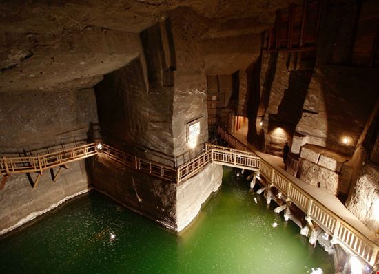 Miniera di sale di Wieliczka Il gioiello sotterraneo della Polonia Laverne Nash / Shutterstock.com 