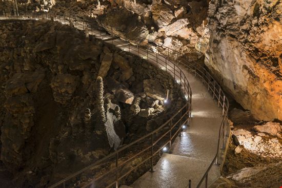 Grotta Gigante Grotta Gigante Fabio Di Natale - Shutterstock.com 