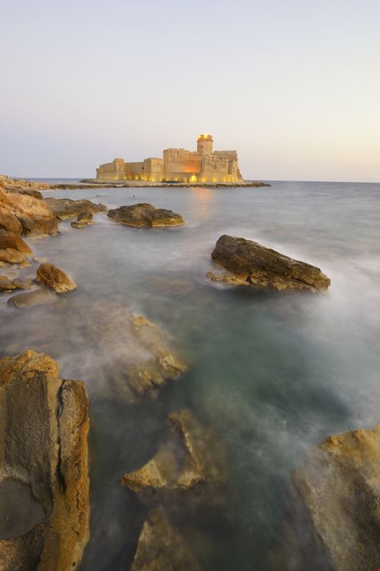 Le Castella Le Castella Marco Barone - Shutterstock.com 