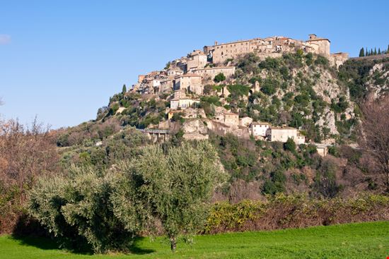 Calvi dell'Umbria Calvi dell'Umbria mdlart - Shutterstock.com 