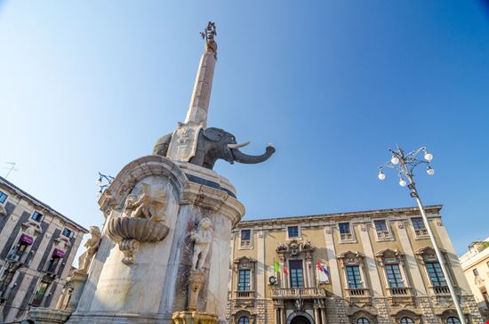 Fontana dell’Elefante Fontana dell’Elefante Yury Dmitrienko / Shutterstock.com 