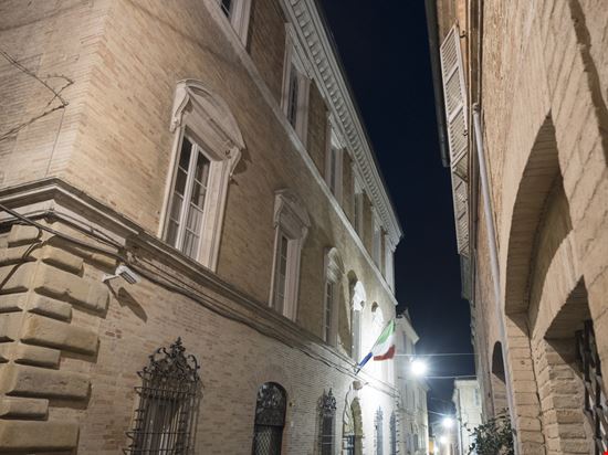 Fermo Fermo Claudio Giovanni Colombo - Shutterstock.com 