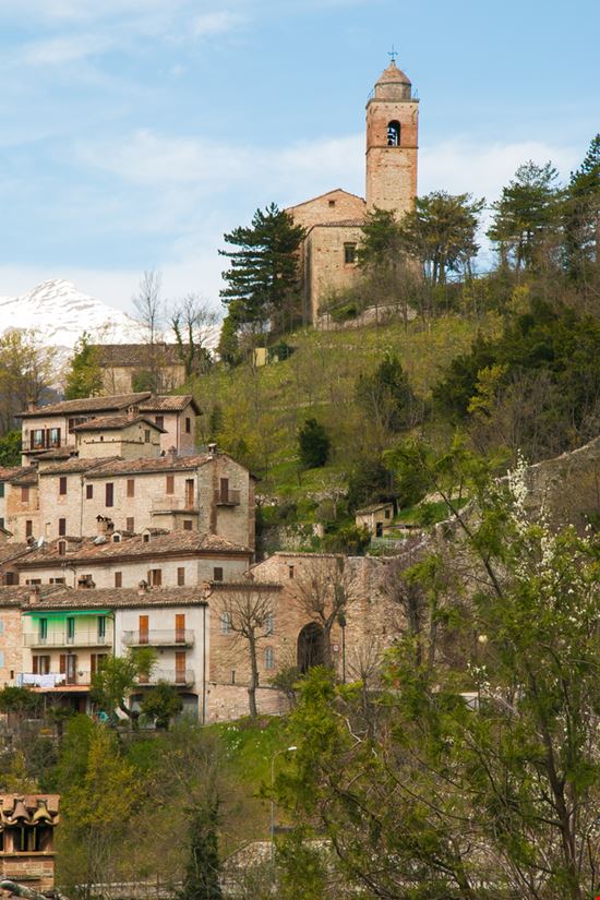 Montefortino Montefortino Buffy1982 - Shutterstock.com 