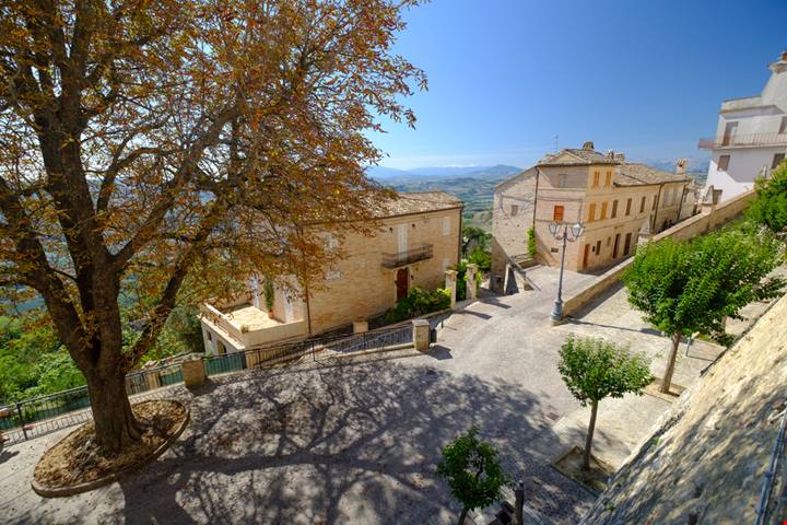 6 piccoli borghi italiani da scoprire in primavera