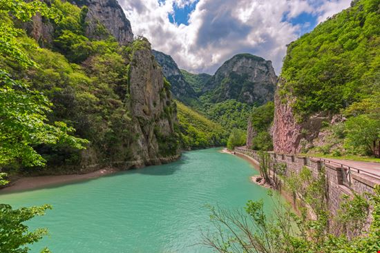 Gola del Furlo Gola del Furlo Alessandro Pierpaoli - Shutterstock.com 
