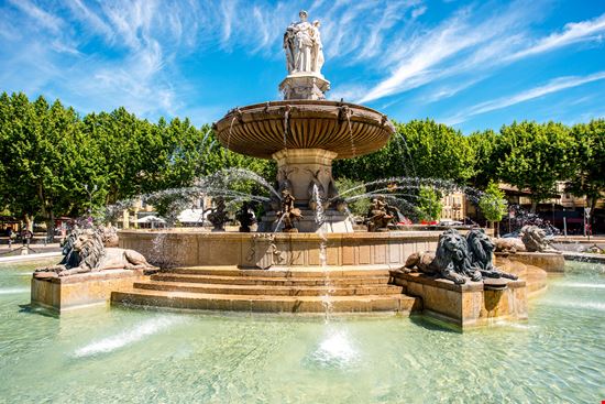 Aix en Provence, città delle 100 fontane Aix en Provence, città delle 100 fontane RossHelen - Istockphoto.com 
