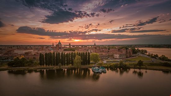 Mantova I laghi stock.adobe.com 