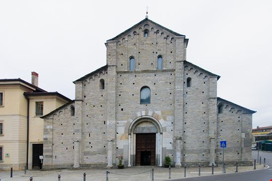 Como Basilica di Sant'Abbondio stock.adobe.com 