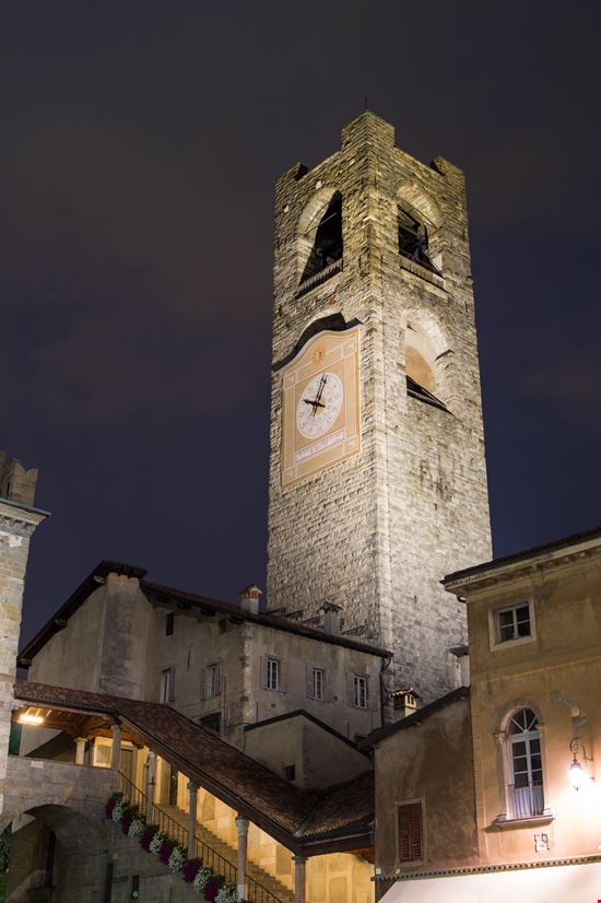 Bergamo Palazzo del Podestà stock.adobe.com 