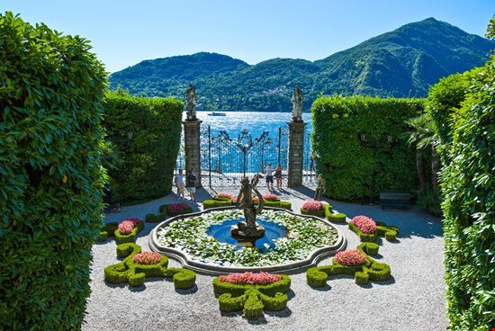 Villa Carlotta La villa sul lago di Como stock.adobe.com 