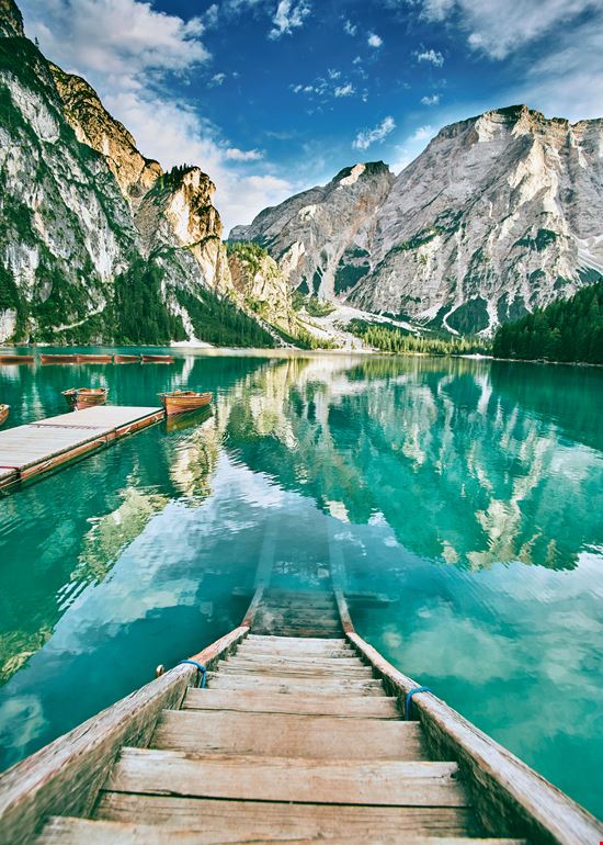 Lago di Braies Lago di Braies Renzo79 - Istockphoto.com 