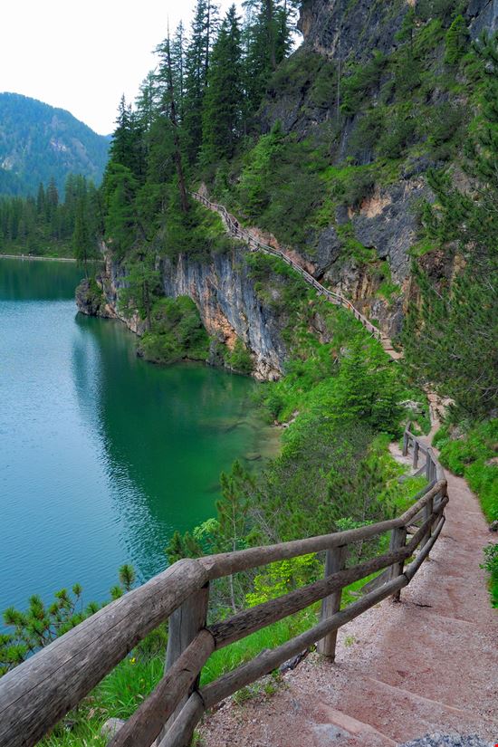 Lago di Braies Lago di Braies LUCKOHNEN - Istockphoto.com 