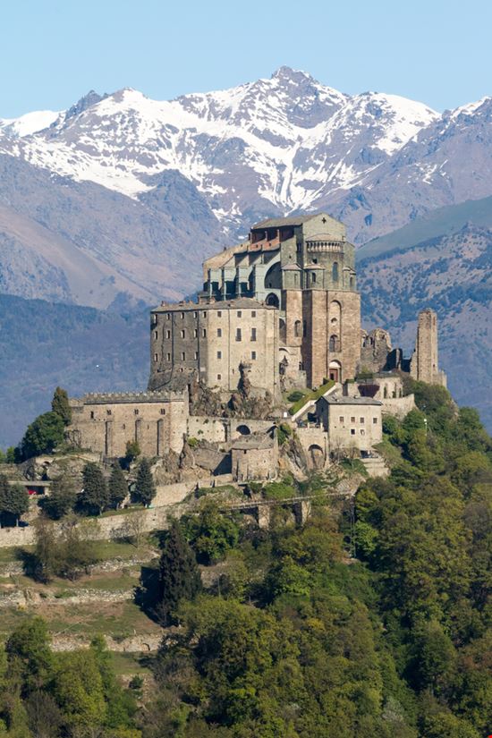 Sacra di San Michele Sacra di San Michele maforche / Shutterstock.com 