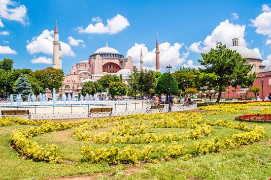Basilica di Santa Sofia Basilica di Santa Sofia Andrii Lutsyk - Shutterstock.com 