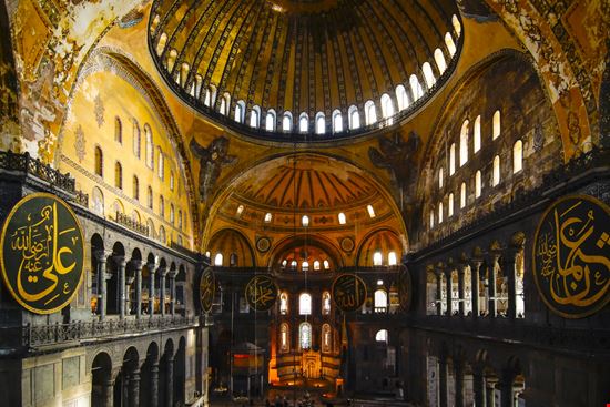 Basilica di Santa Sofia Basilica di Santa Sofia kross13 / Shutterstock.com 