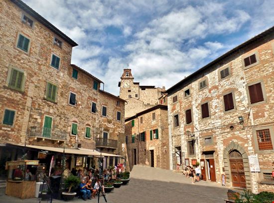 Campiglia Marittima Il Centro Storico Shutterstock.com 