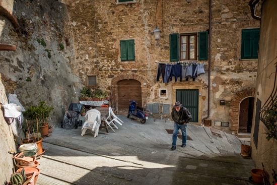 Campiglia Marittima Il Centro Storico robertonencini / Shutterstock.com 