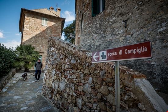Campiglia Marittima Il Centro Storico robertonencini / Shutterstock.com 