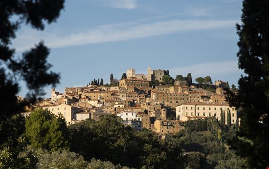 Campiglia Marittima Il Centro Storico Shutterstock.com 