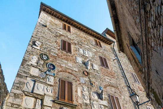 Campiglia Marittima Il Centro Storico Shutterstock.com 