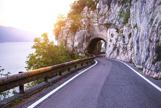 Tremosine Strada della Forra Shutterstock.com 