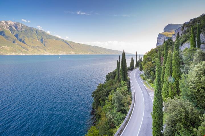 Churchill la definì l’ottava meraviglia del mondo: è in Italia ed è la strada panoramica più bella al mondo