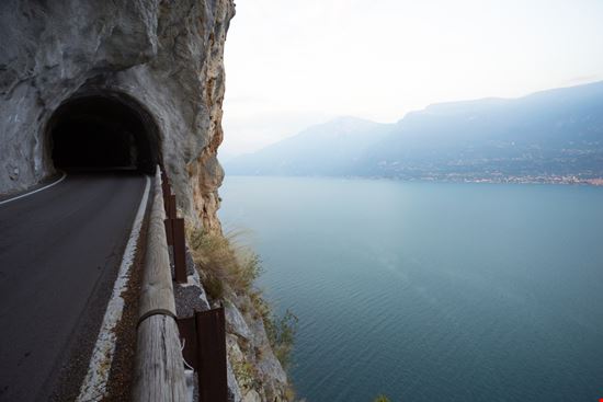 Tremosine Strada della Forra Shutterstock.com 