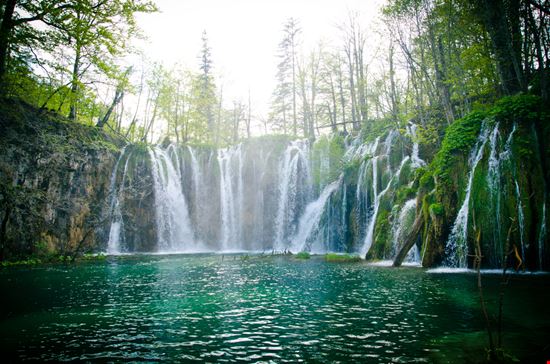 Plitvice National Park Il parco delle cascate nel cuore della Croazia Shutterstock.com 