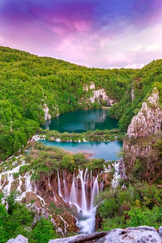 Plitvice National Park Il parco delle cascate nel cuore della Croazia Shutterstock.com 