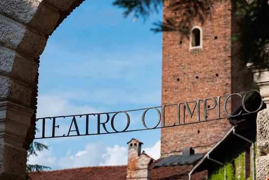 Teatro Olimpico Vicenza Francesco Pronesti / Shutterstock.com 