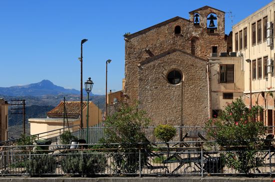 Caccamo Caccamo Loretta Damska / Shutterstock.com 